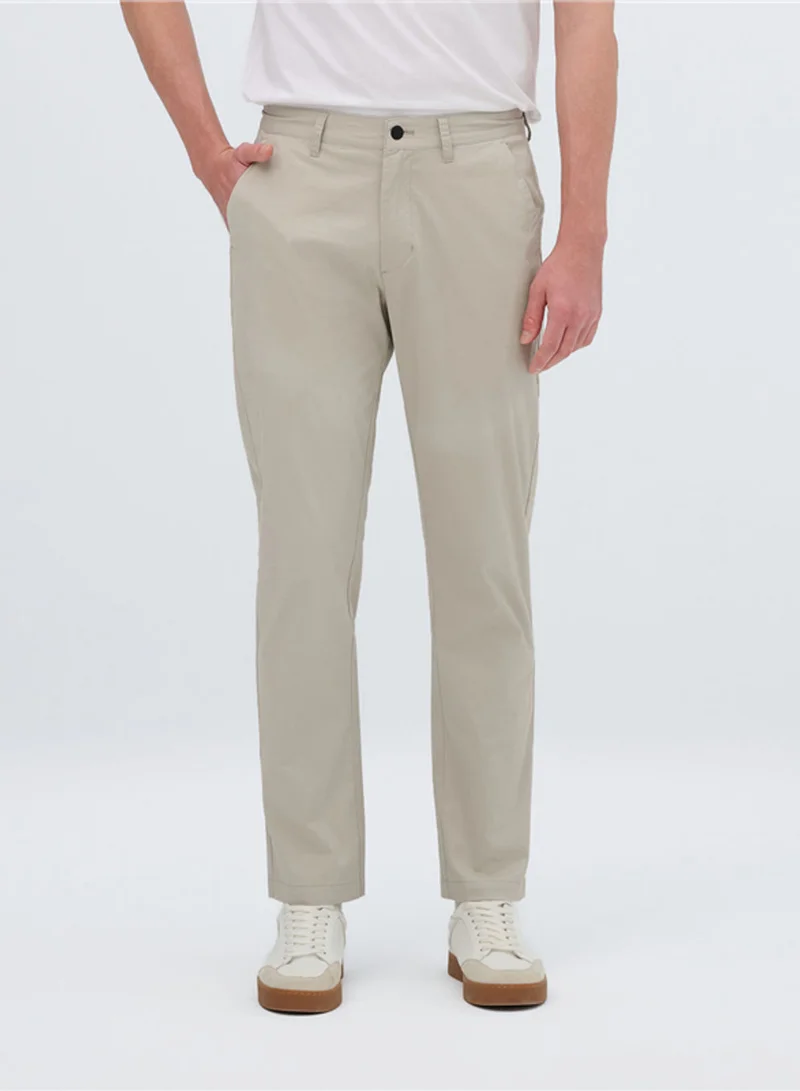 GIORDANO  Men’s Low Rise Slim Taper Lightweight Khakis for Men | Best Price UAE