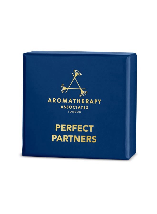 Aromatherapy Associates مجموعة هدايا الشركاء المثاليين. 2 زيوت استحمام ودش فاخرة (0.3 أونصة سائلة لكل منها) في صندوق هدايا مزخرف. - Image 3