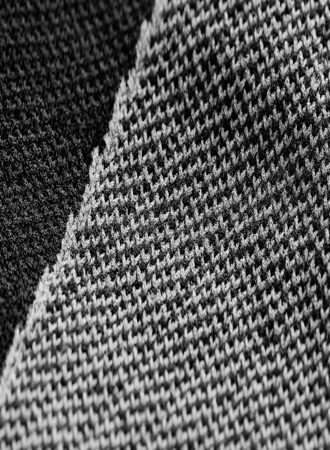 سي إي بي أكمام ضغط خفيفة الوزن للساق من سي إي بي (SS24)، أسود/رمادي، نسائي، III - Image 4