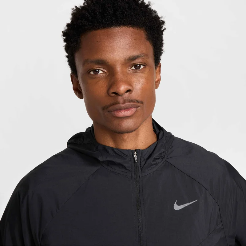 Nike Black Men's Stride Repel UV Running Jacket for Men | Best Price UAE