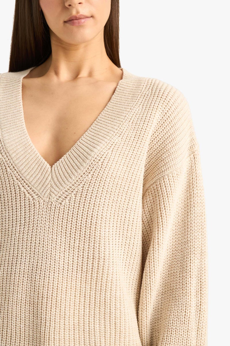 DeFacto Beige Woman Oversize Fit V-Neck Pullover Casual - Image 5