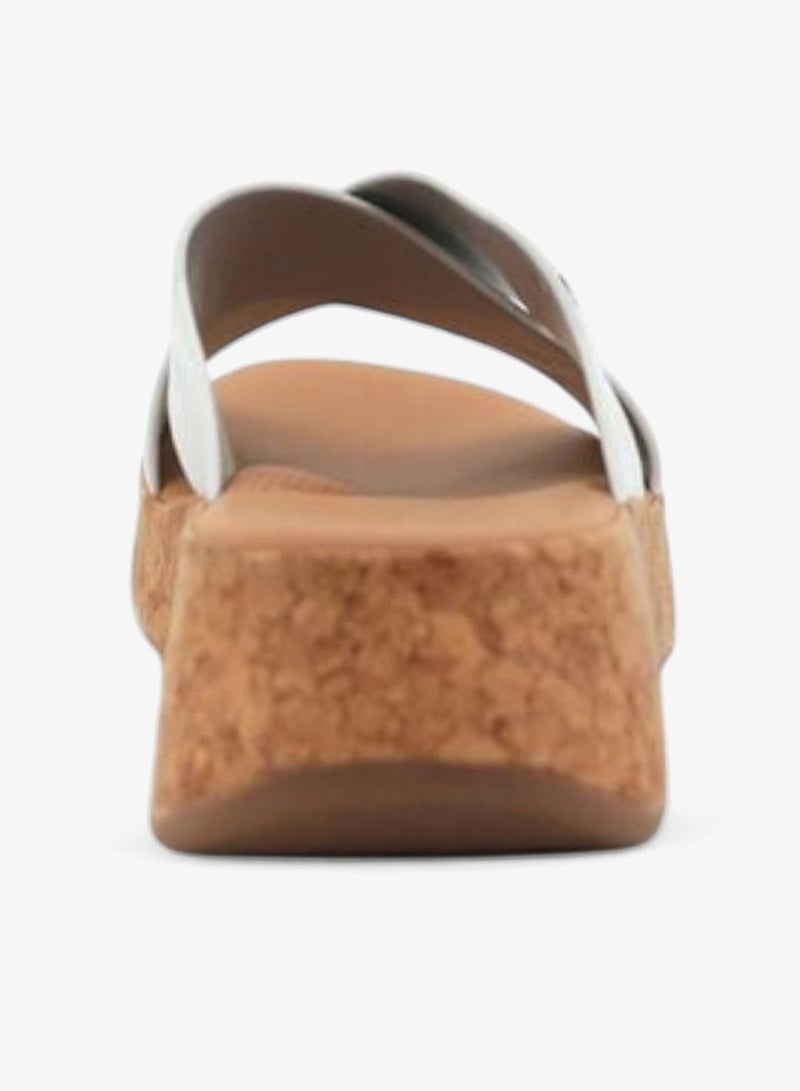 باتا صندل بكعب إسفيني مع أحزمة متقاطعة معدنية - Image 3