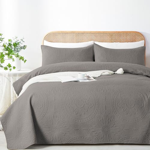 WURUIBO Full/Queen Quilt Set Grey,Ultrasonic Embossed Bedspread, Lightweight Microfiber Coverlet, Modern Thin Bedding Set for All Season, 3 Piece(1 Quilt,2 Pillow Shams) - Image 1