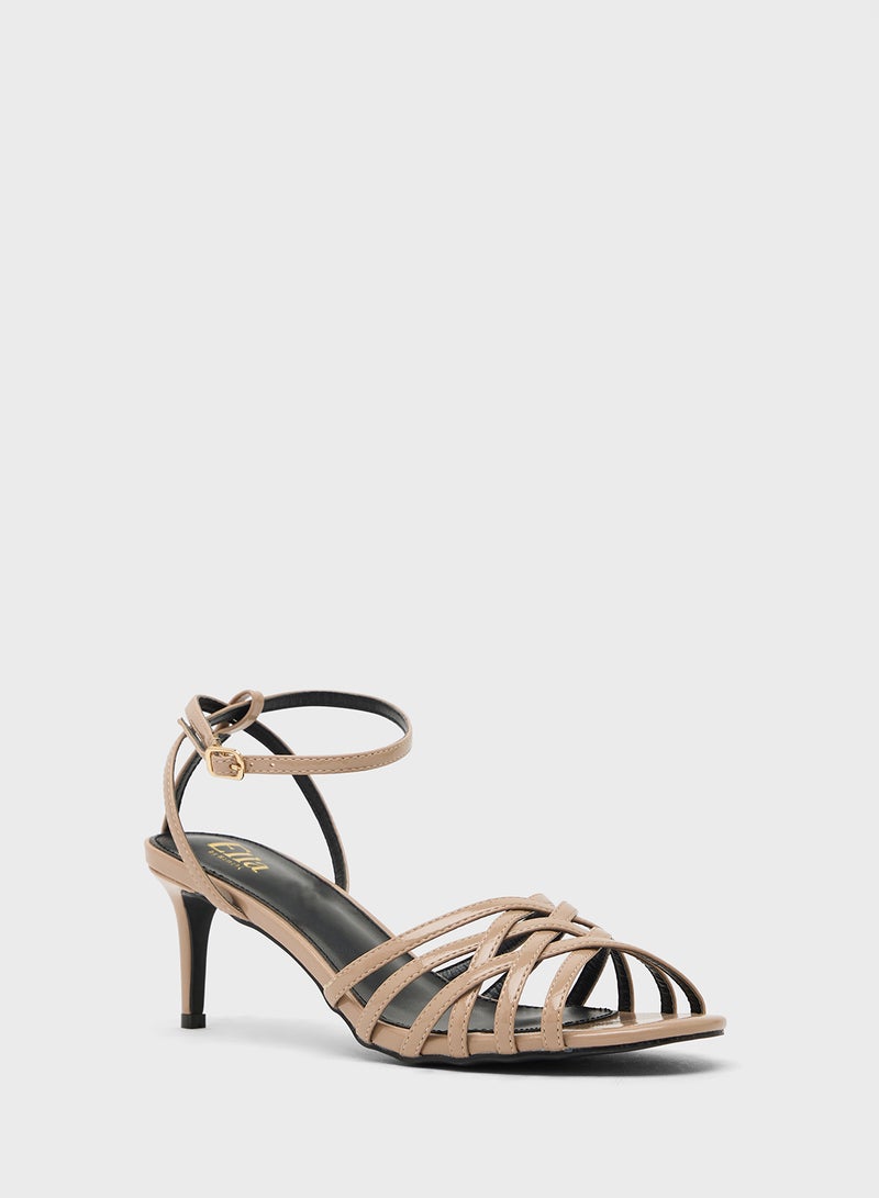 ايلا صندل بكعب متوسط متعدد الأشرطة - Image 2