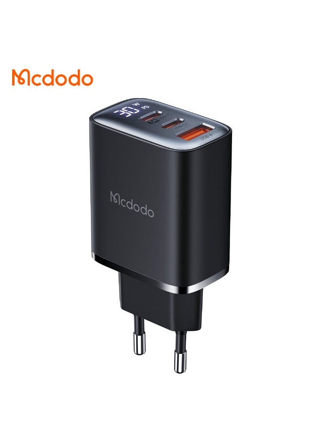 مكدودو شاحن ماكدودو سريع 30 واط بشاشة رقمية – 3 منافذ (2 تايب سي + USB-A) بفيشة أوروبية | شحن سريع PD و QC 3.0 لجميع الأجهزة - Image 1