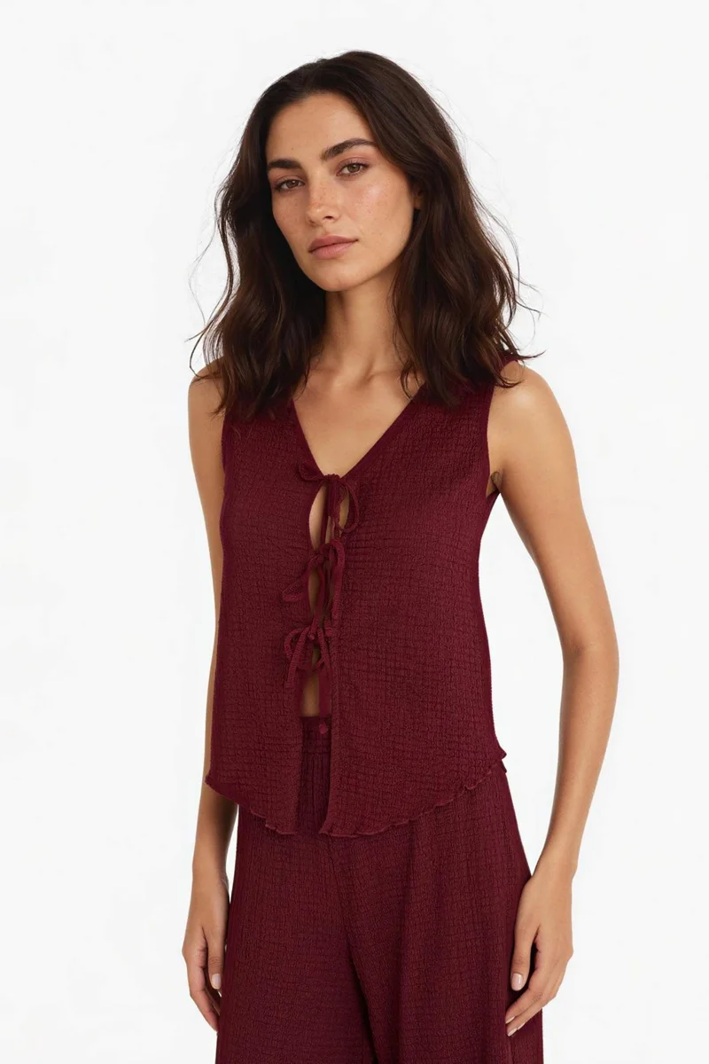 ديفاكتو Slim Fit V-Neck Tank Top