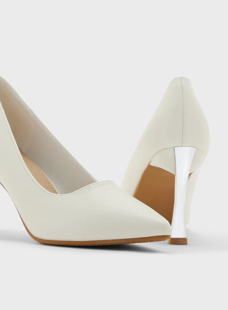 ELLA Essential Classic Pump