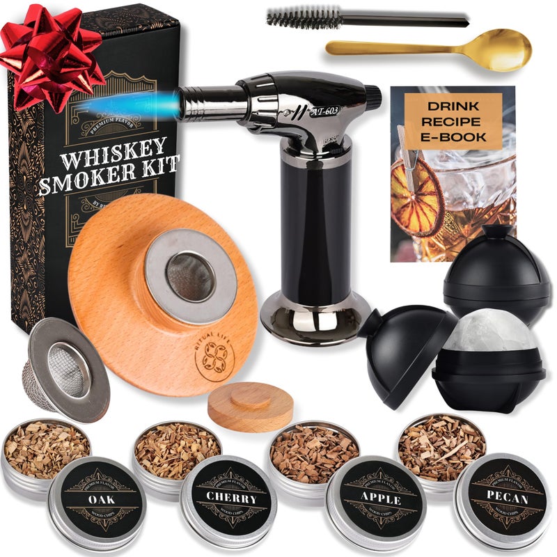 Ritual Life طقم مدخن الكوكتيل - مدخن مشروبات الويسكي والبوربون مع شعلة وقمة مخصصة وصانعي كرات الثلج 2 و4 نكهات من رقائق الخشب - مدخنات لمشروبات الويسكي - طقم تدخين مشروبات الكوكتيل - هدايا فريدة له