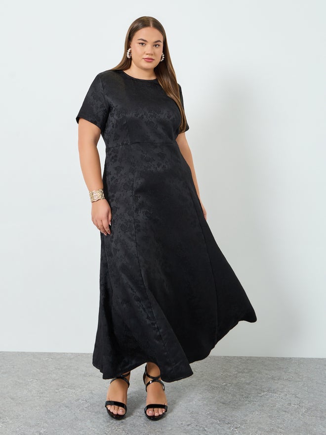 Styli Plus Size Jacquard A-Line Maxi Dress - Image 3