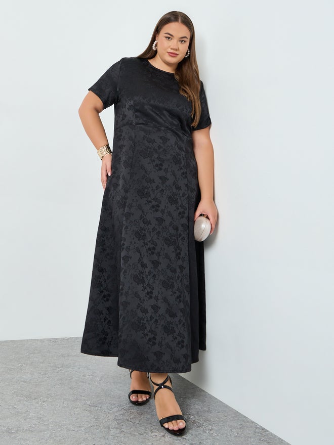 Styli Plus Size Jacquard A-Line Maxi Dress - Image 1