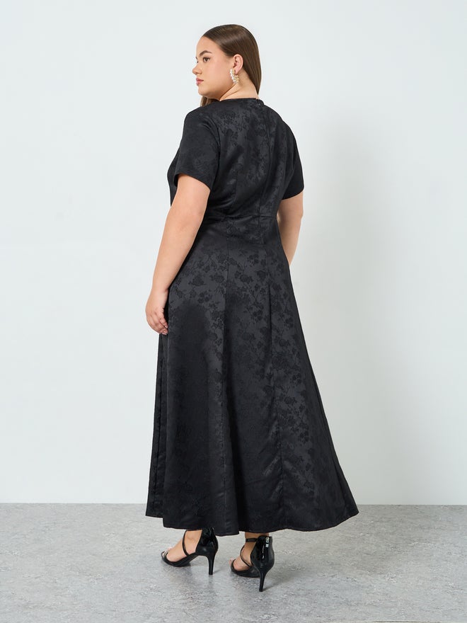 Styli Plus Size Jacquard A-Line Maxi Dress - Image 5