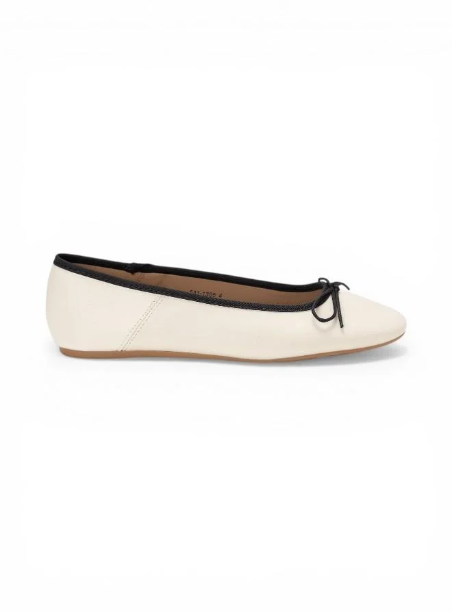 Bata Classic Everyday Flat