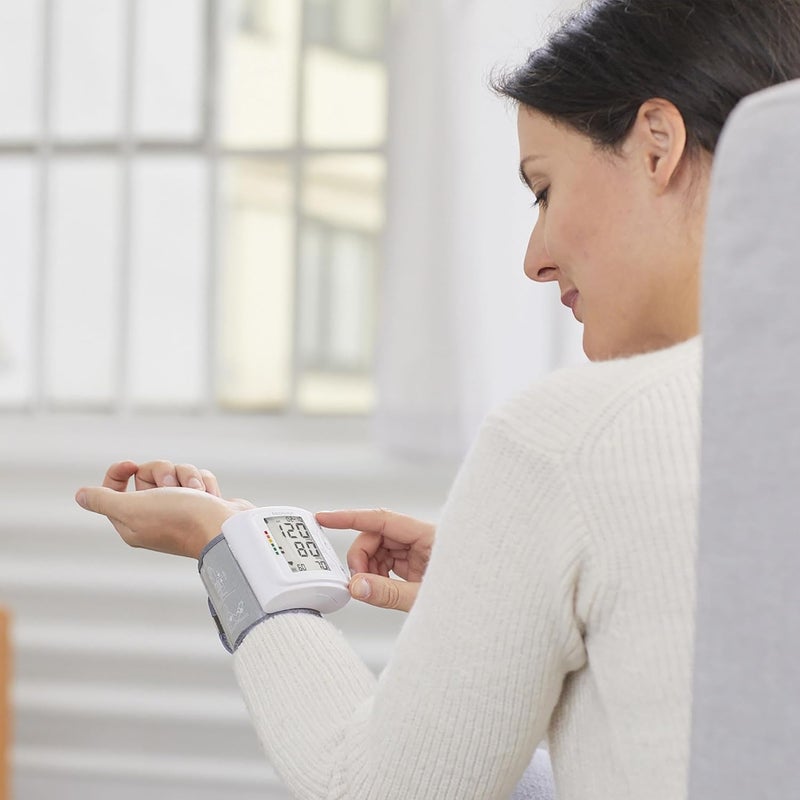 Medisana BW 320 Wrist Blood Pressure Monitor Precise Blood Pressure Pulse Measurement Including Blood Pressure Cuff Memory Function Traffic Light Scale Function to Indicate Irregular Heartbeat - Image 3