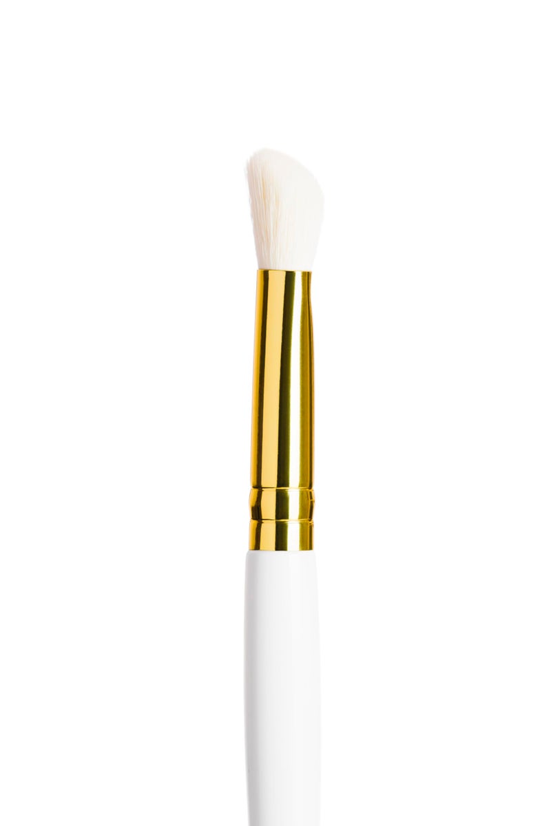 Wayne Goss White Gold Collection #7 Hooded Eye Brush - Image 3