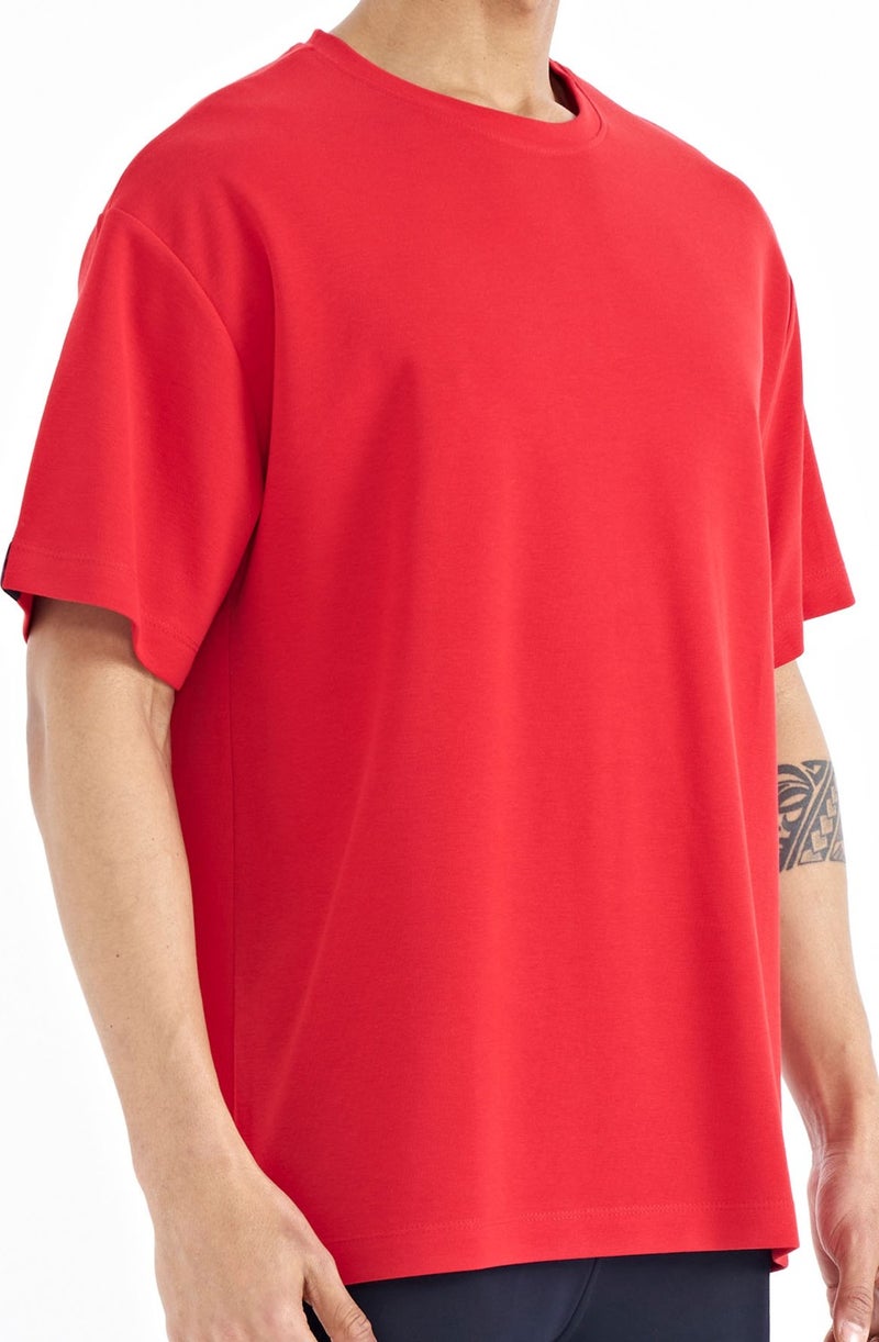 Tommy Life Red Sleeve Badge Detail Basic Oversize Men's T-Shirt - 88193  - Image 3