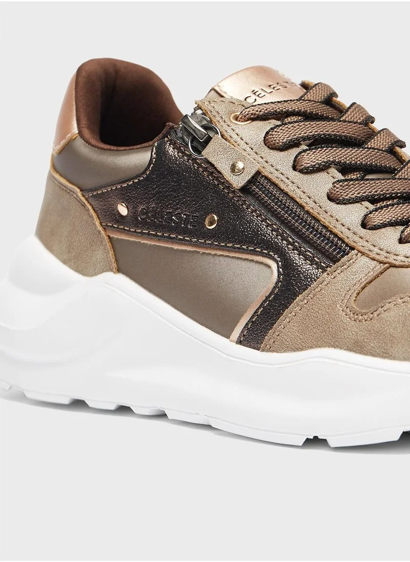 سيليست Lace Up Low Top Sneakers