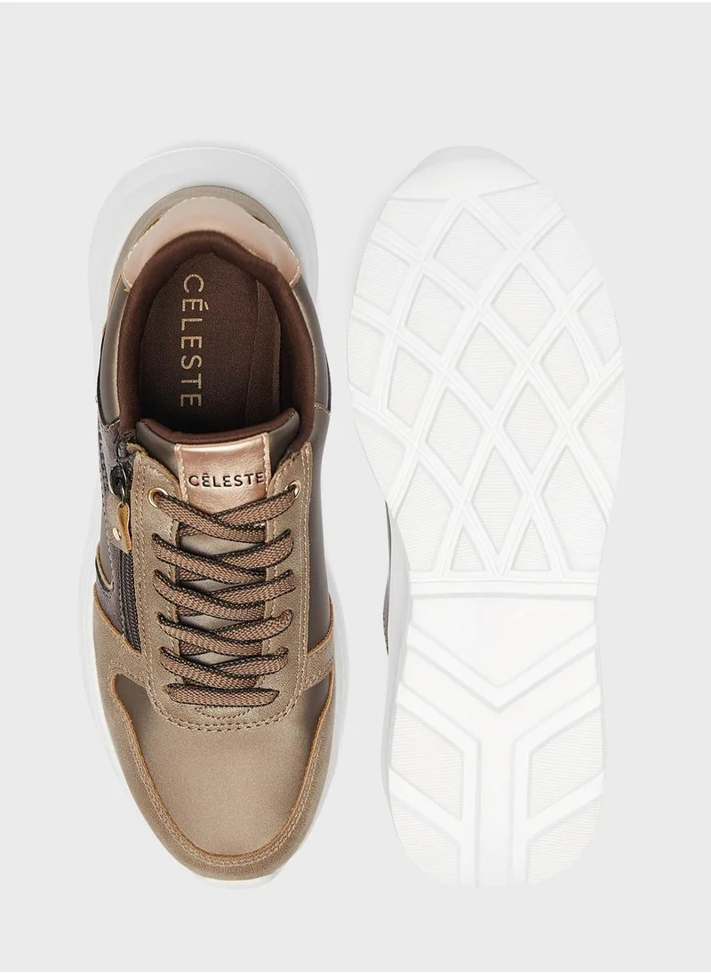 سيليست Lace Up Low Top Sneakers