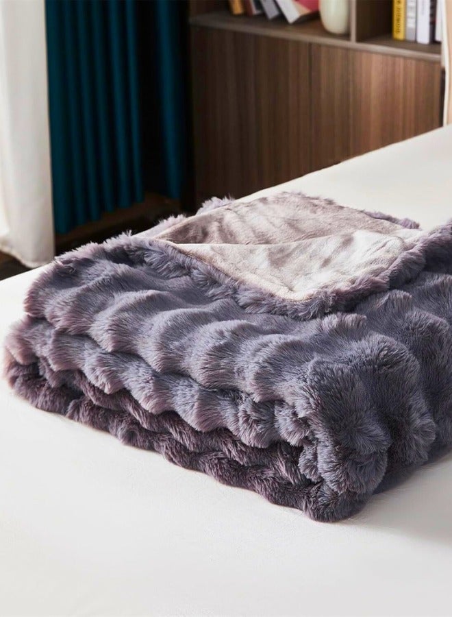 تشيس اب بطانية ناعمة للغاية، بطانية ناعمة للسرير، بطانية أريكة مريحة، بطانيات من فرو الأرانب الصناعي، وأغطية دافئة وخفيفة الوزن للسرير والأريكة (100 × 160، رمادي غامق) - Image 3