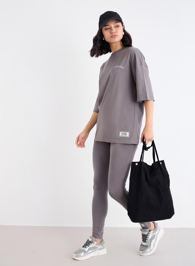 Styli Oversized Slogan T-Shirt and Badge Detail Leggings Co-Ords - Image 1