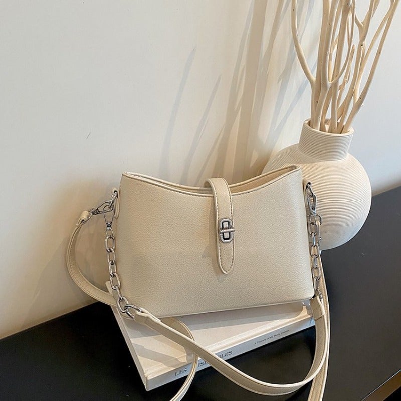 QUARRYUS Women Luxury Vintage Lock Chain Hobo Bag Large Capacity Shoulder Crossbody Handbag - Image 4