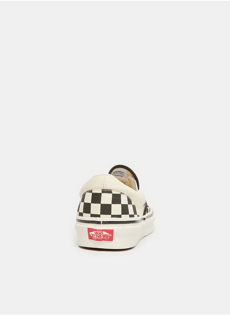 UA CLASSIC SLIP-ON 9 - pzsku/Z23D43AA8151723E654AEZ/45/_/1729605468/60220e47-24ed-43bb-a772-5ac89c31c047