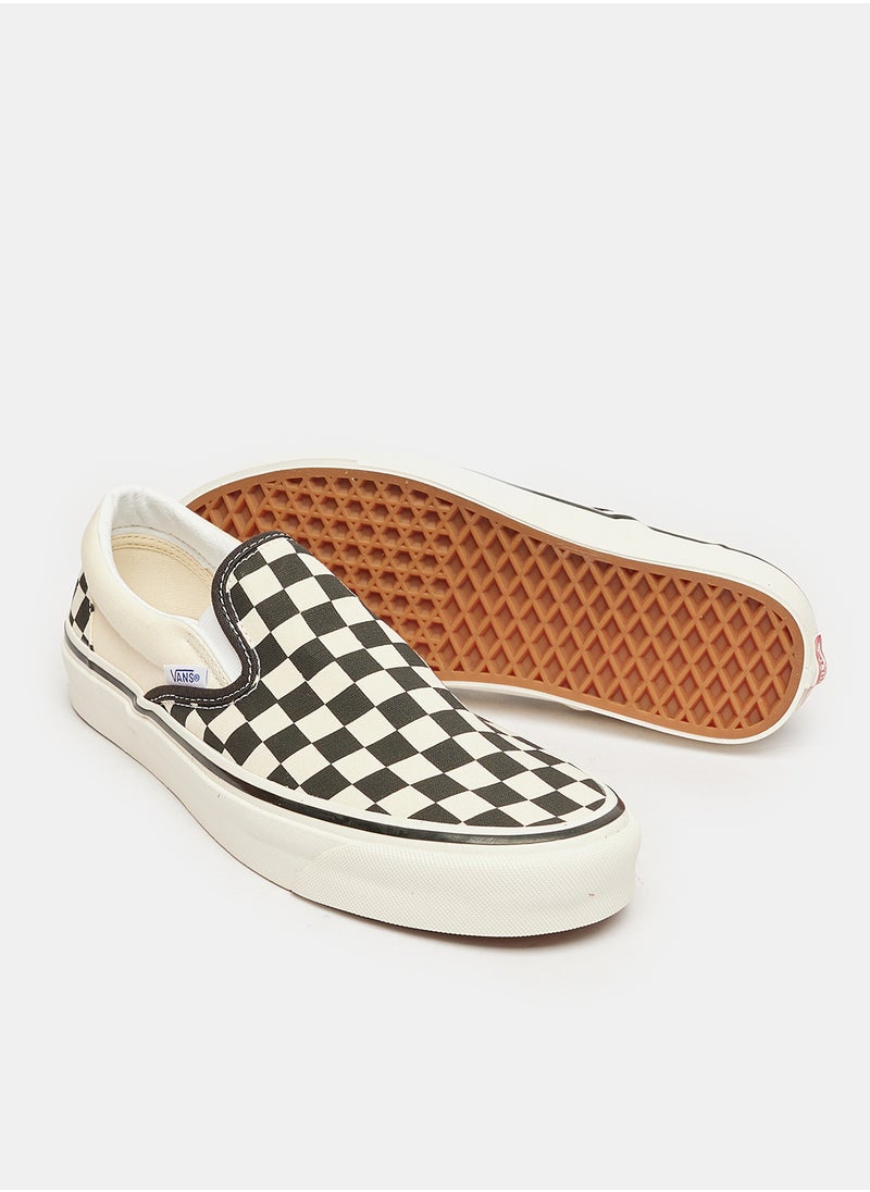 UA CLASSIC SLIP-ON 9 - pzsku/Z23D43AA8151723E654AEZ/45/_/1729605470/456ce8fd-bf8e-49aa-a78d-8762045aa2fd