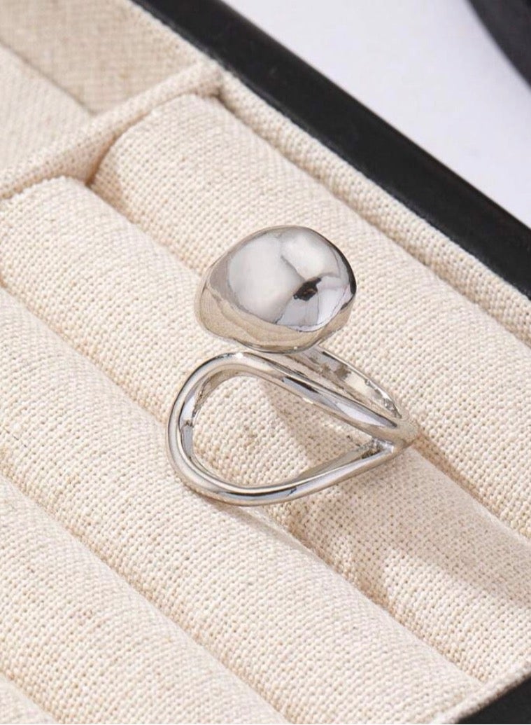 إيكوال خاتم نسائي من الاستانلس ستيل انيق وعصري باللون الفضي بمقاس موحد - Image 4