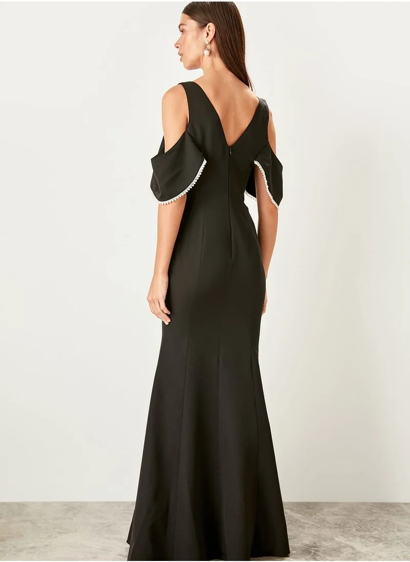 trendyol Cold Shoulder Pearl Detail Dress