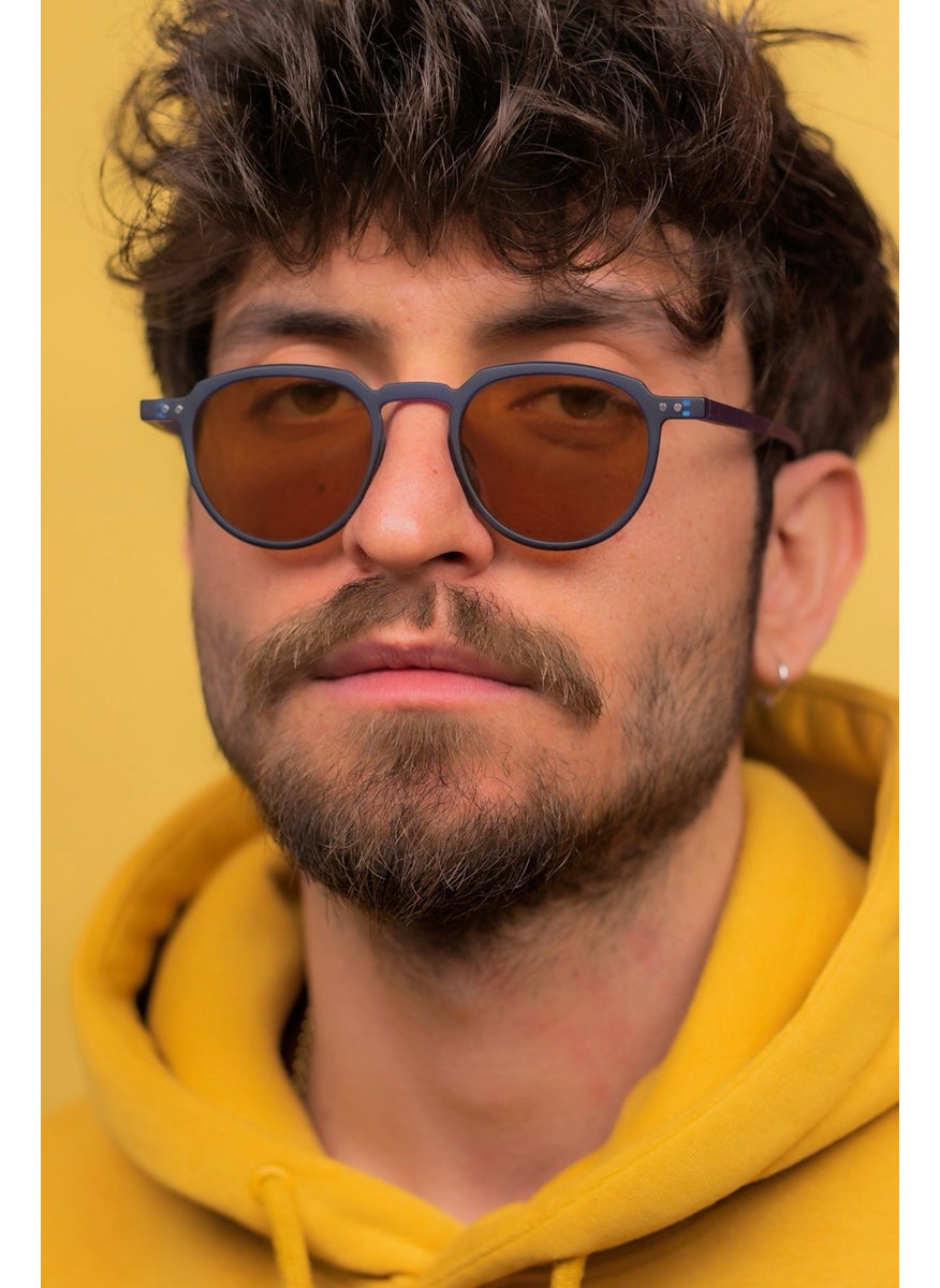 Focus On Wilson Matte Navy Blue Brown Unisex Polarized Sunglasses  - Image 2