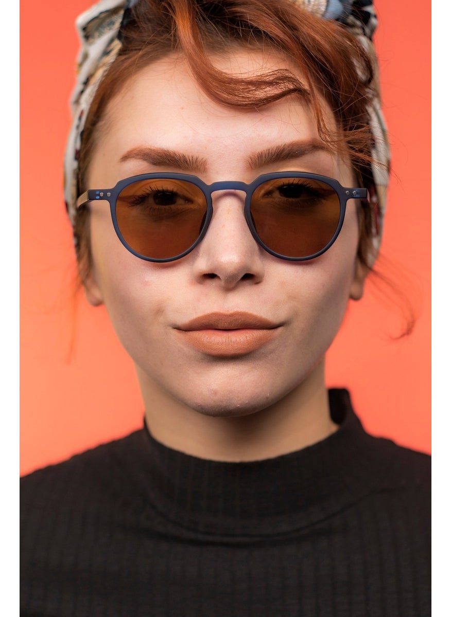 Focus On Wilson Matte Navy Blue Brown Unisex Polarized Sunglasses  - Image 3