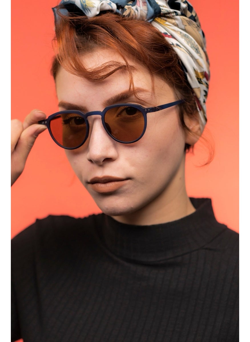Focus On Wilson Matte Navy Blue Brown Unisex Polarized Sunglasses  - Image 5