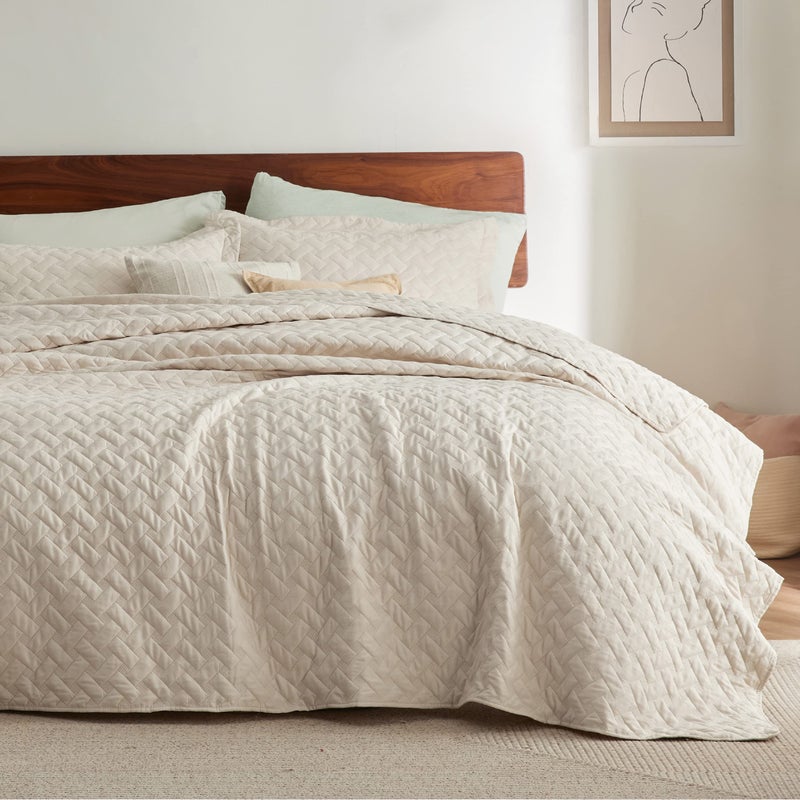 Bedsure Quilts King Size - Lightweight Bedspreads King Size with Basket Weave Pattern, Soft Quilt Bedding, Beige Comforter Coverlet for All Seasons (106" x 96") - Image 1