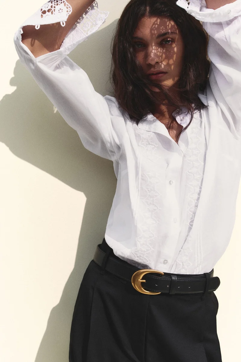 اتش اند ام بلوزة مطرزة