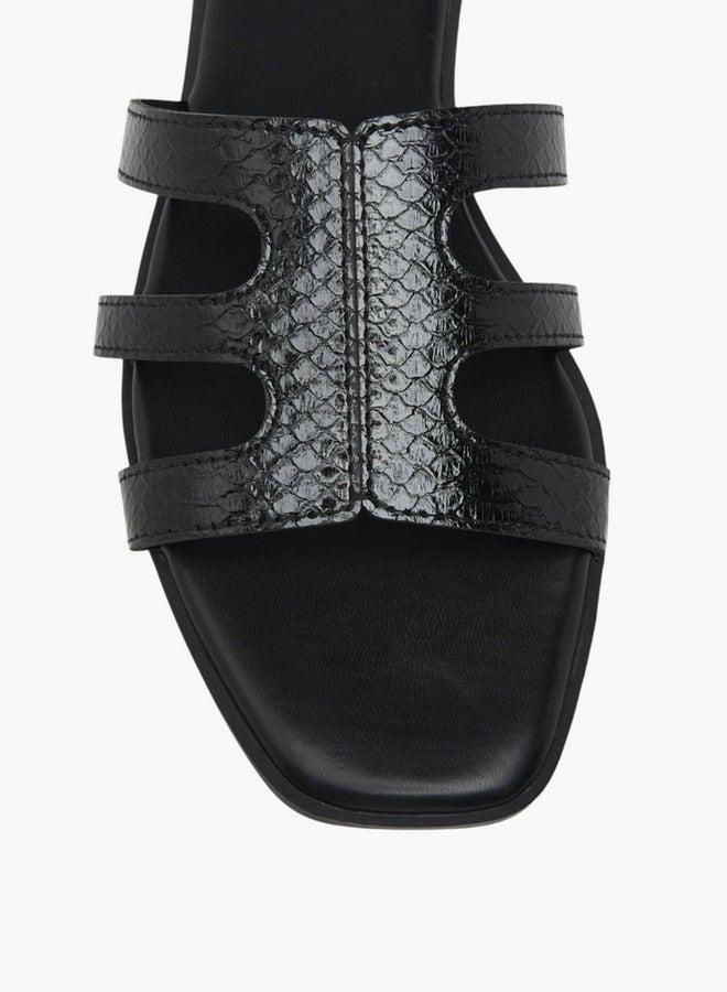 سيليست صنادل نسائية مسطحة سهلة الارتداء بتفاصيل مقصوصة وملمس مميز - Image 4