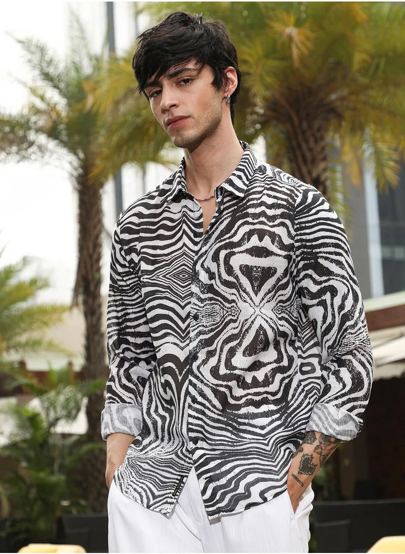 كامبوس سوترا Campus Sutra Men's Daisy White & Charcoal Black Zebra-Kaleidoscopic Shirt For Casual Wear | Spread Collar | Long Sleeve | Button Closure | Shirt Crafted With Comfort Fit For Everyday Wear