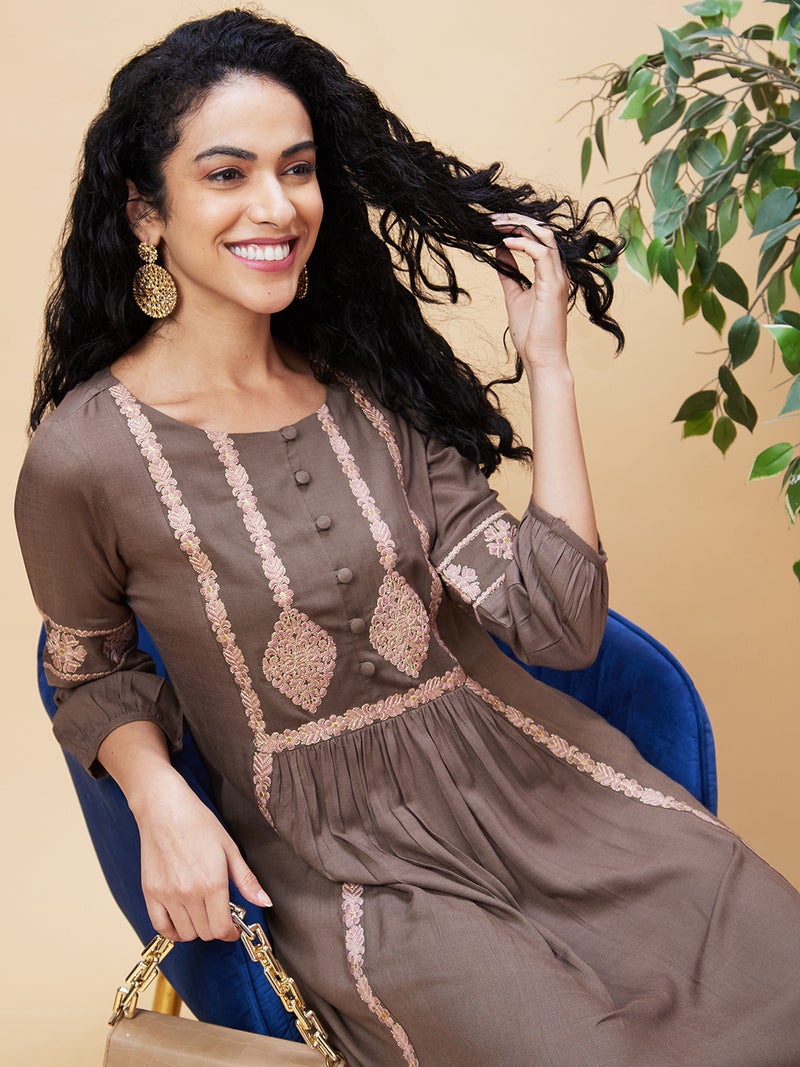 globus Globus Women Thread Work Gathered Puff Sleeve Panelled Anarkali Kurta - Image 1
