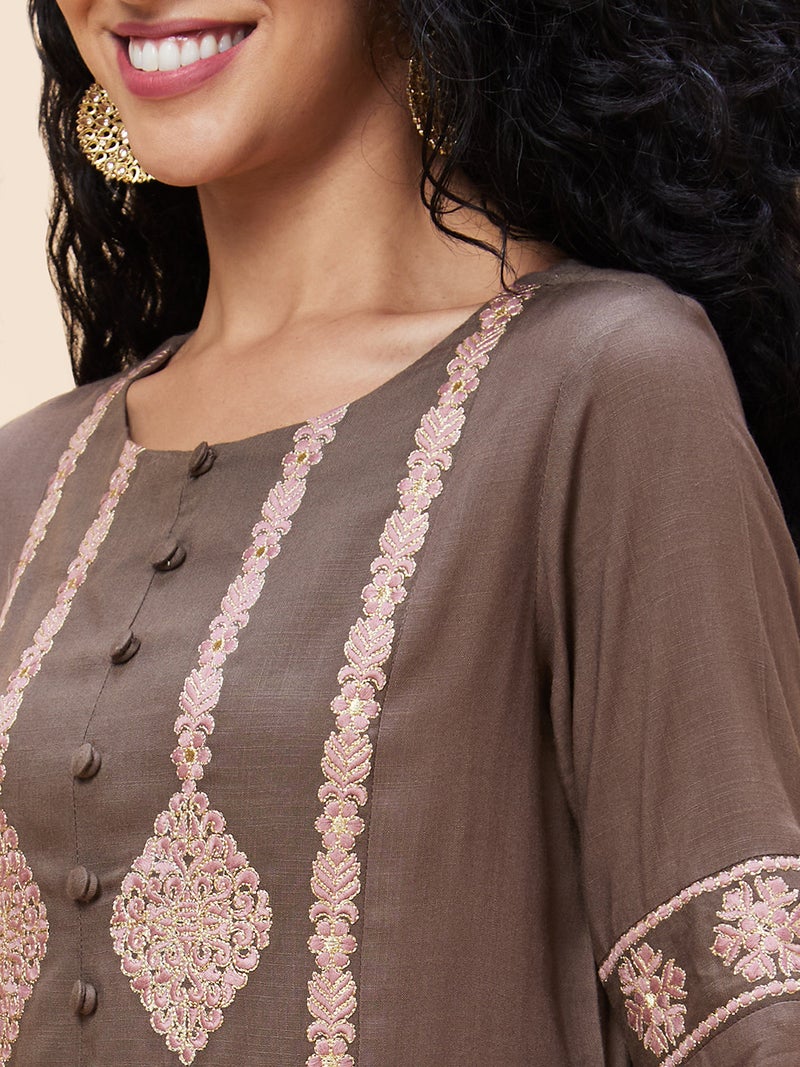 globus Globus Women Thread Work Gathered Puff Sleeve Panelled Anarkali Kurta - Image 5