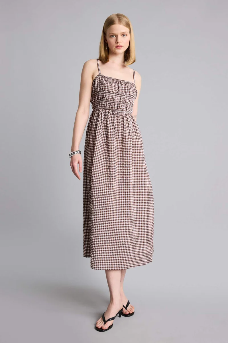 ديفاكتو Square Neck Gingham Textured Strappy Maxi Dress