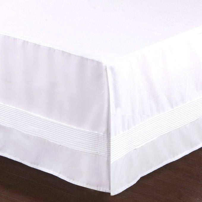 BED SKIRT WITH STITCH ON WHITE DUST RUFFLE WITH SPLIT CORNER DURABLE ELEGANT LUXURY QUEEN 14INCH DROP