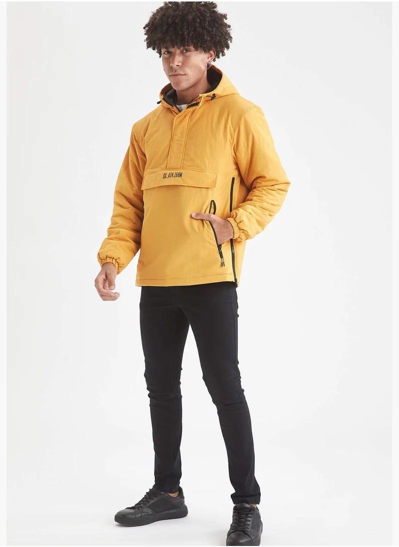 ديفاكتو Long Sleeve Hooded Sweatshirt with Kangaroo Pockets