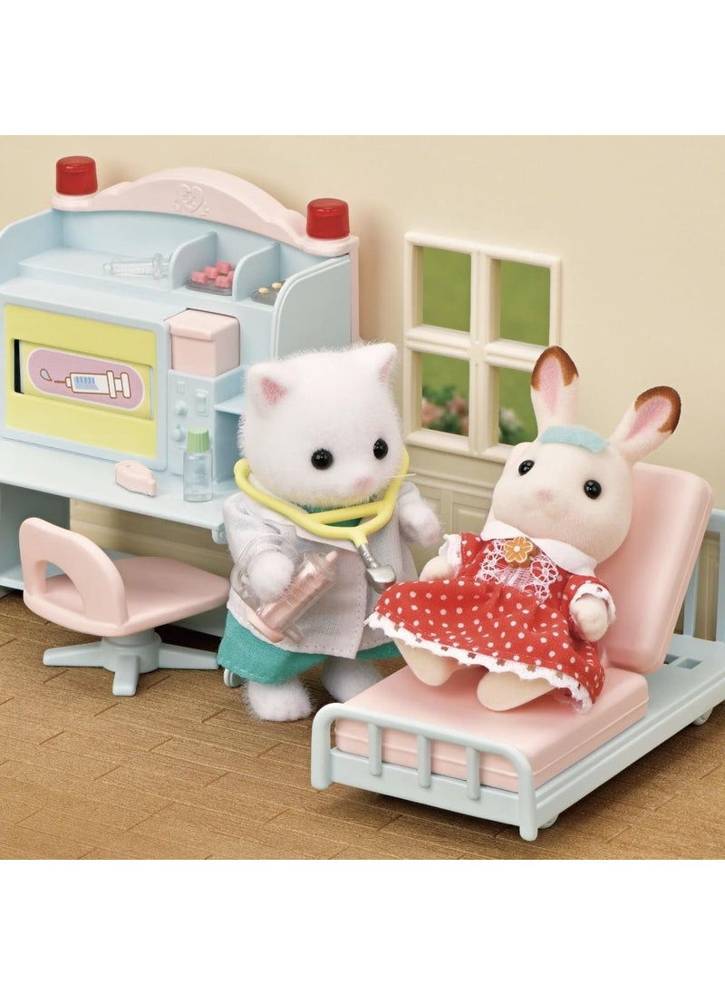 Sylvanian Families Village Doctor Starter Set 5705  - Image 3