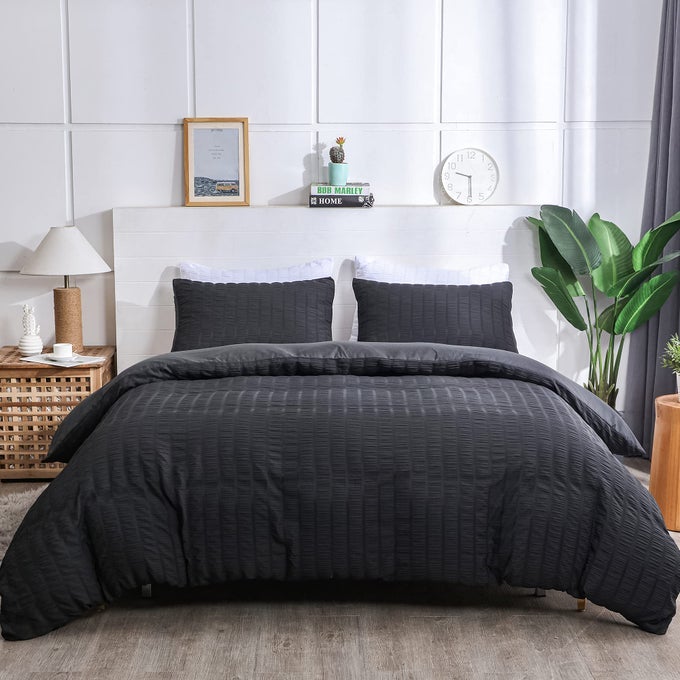 SEERSUCKER DUVET COVER SET KING SIZE 104 X 90 INCHES 3 PIECES 1 DUVET COVER 2 PILLOW CASES BLACK ULTRA SOFT WASHED MICROFIBER TEXTURED DUVET COVER WITH ZIPPER CLOSURE CORNER TIES