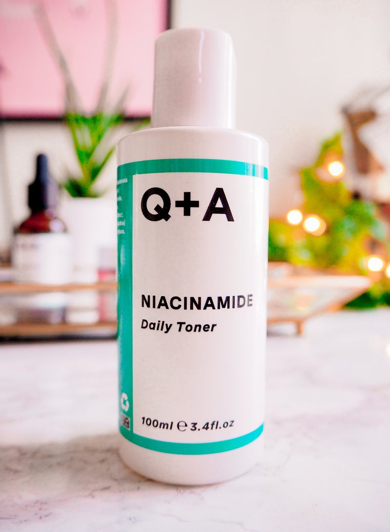 Q+A Niacinamide Toner To Calm Skin Redness And Reduce The Appearance Of Enlarged Pores - 100 Ml - Image 2