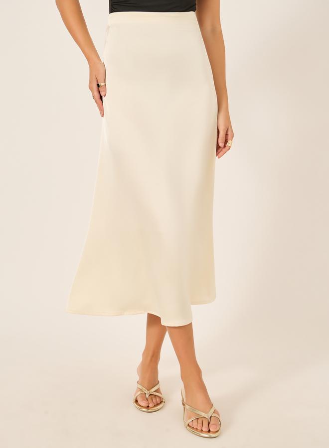 Styli Off White Satin Flared Maxi Skirt - Image 2
