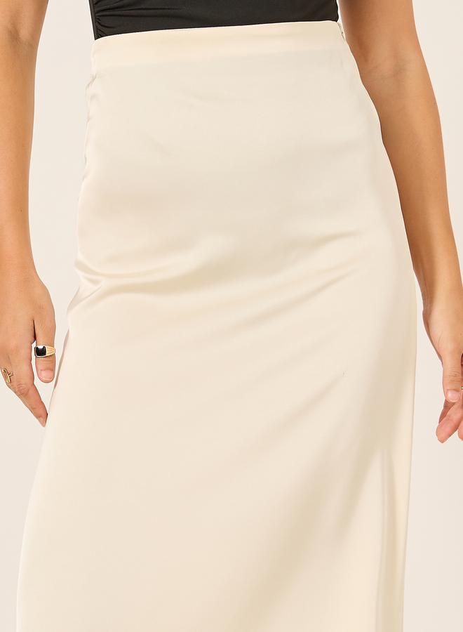 Styli Off White Satin Flared Maxi Skirt - Image 3