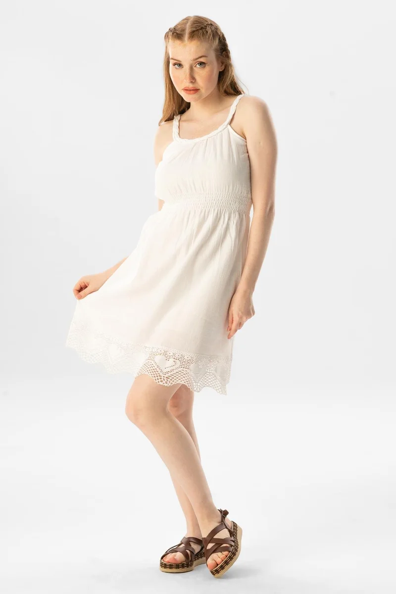 اليش شيل بيزي Crochet Trim Dress