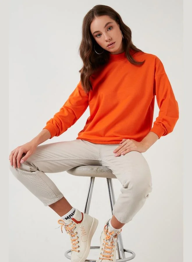 ليلا ليلى سويت شيرت قطن أساسي بياقة واقفة للنساء