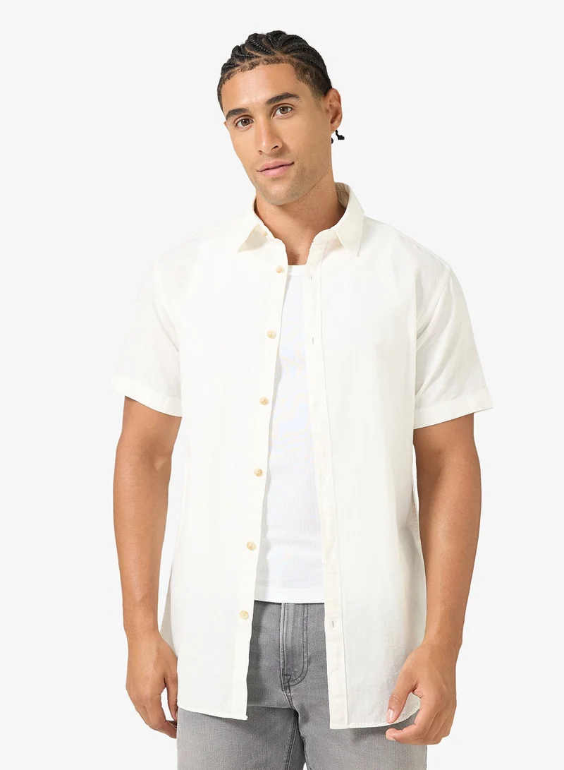 solid Regular Fit Half Sleeve Shirt