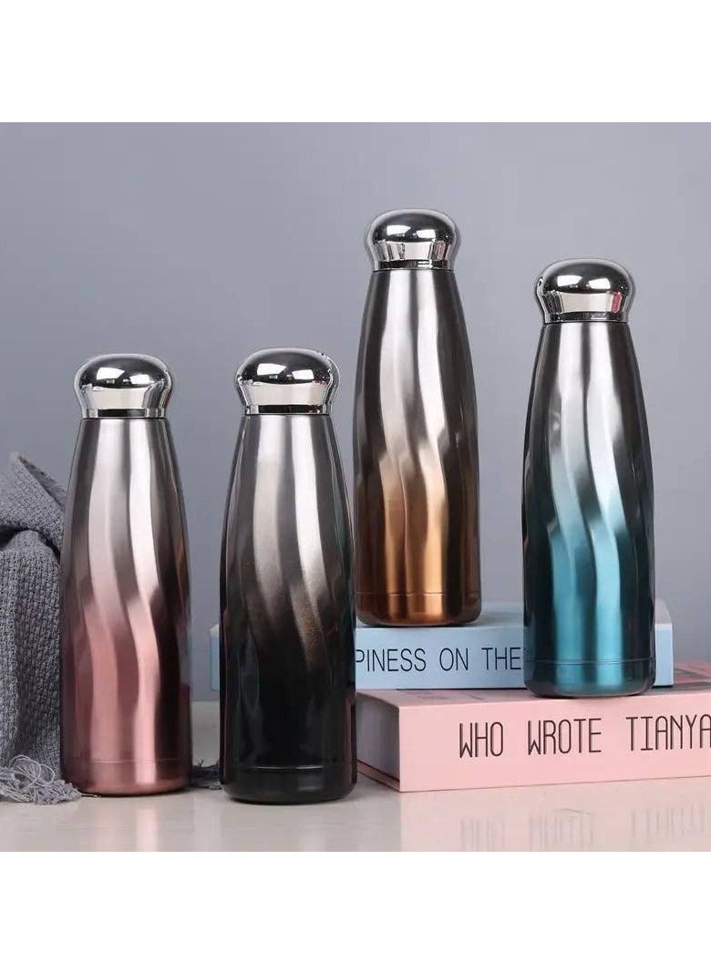 Stainless steel bottle, 2 colors, sealed 304 stainless steel, meaning it will not react with water and drinks, and will not form bacteria because bacteria do not grow on stainless steel. It keeps hot and cold for a very long time with a tightly sealed lid in a variety of colors, extremely elegant and distinctive, and suitable for all tastes. Capacity: 450 ml