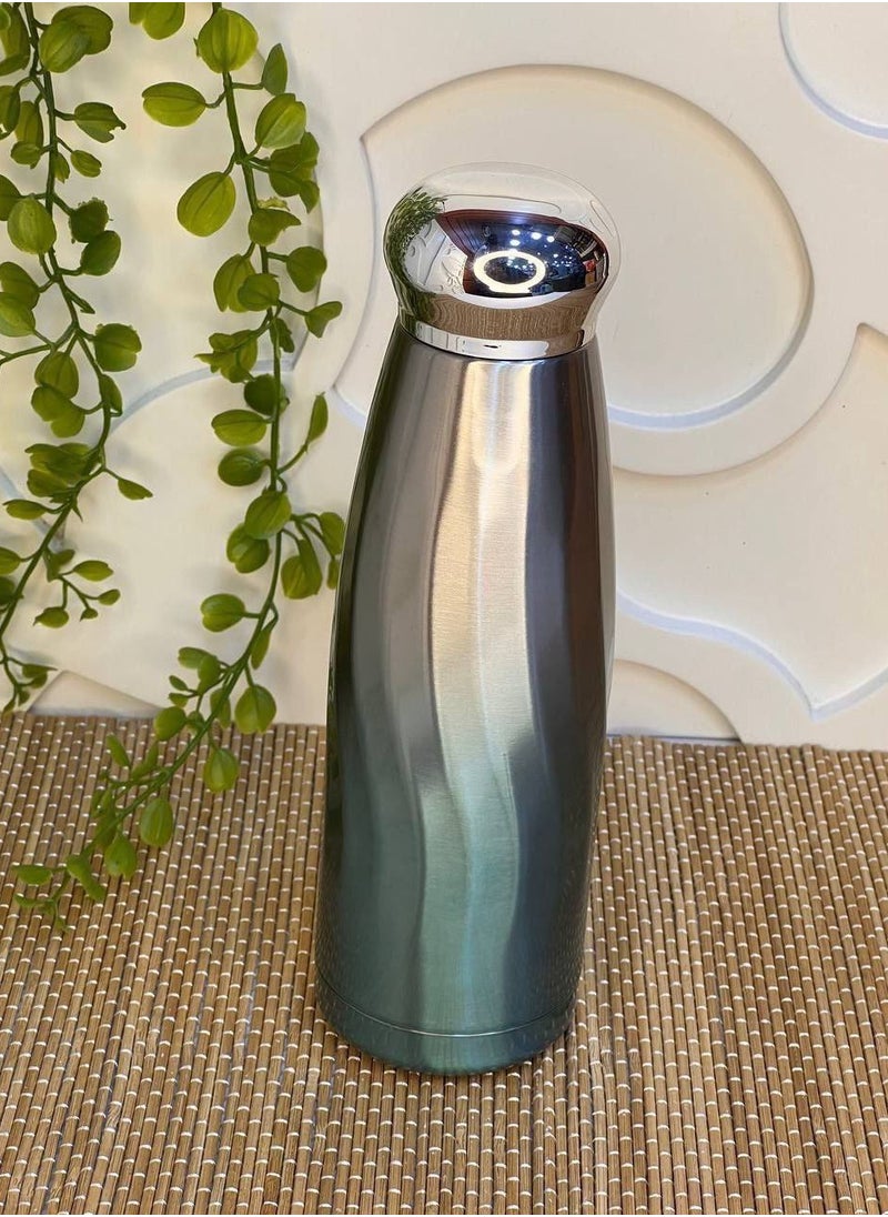 Stainless steel bottle, 2 colors, sealed 304 stainless steel, meaning it will not react with water and drinks, and will not form bacteria because bacteria do not grow on stainless steel. It keeps hot and cold for a very long time with a tightly sealed lid in a variety of colors, extremely elegant and distinctive, and suitable for all tastes. Capacity: 450 ml